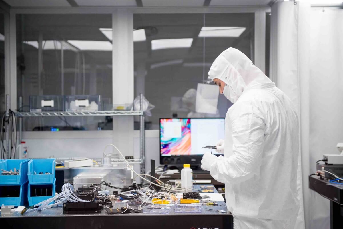 ionQ new quantum computer data center