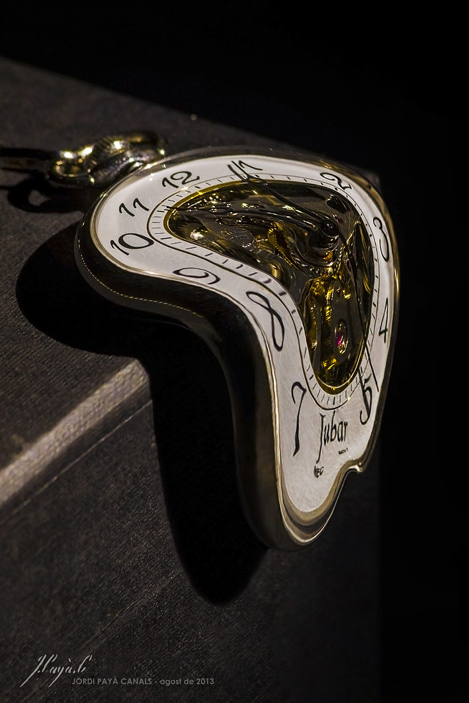 mind bending clock