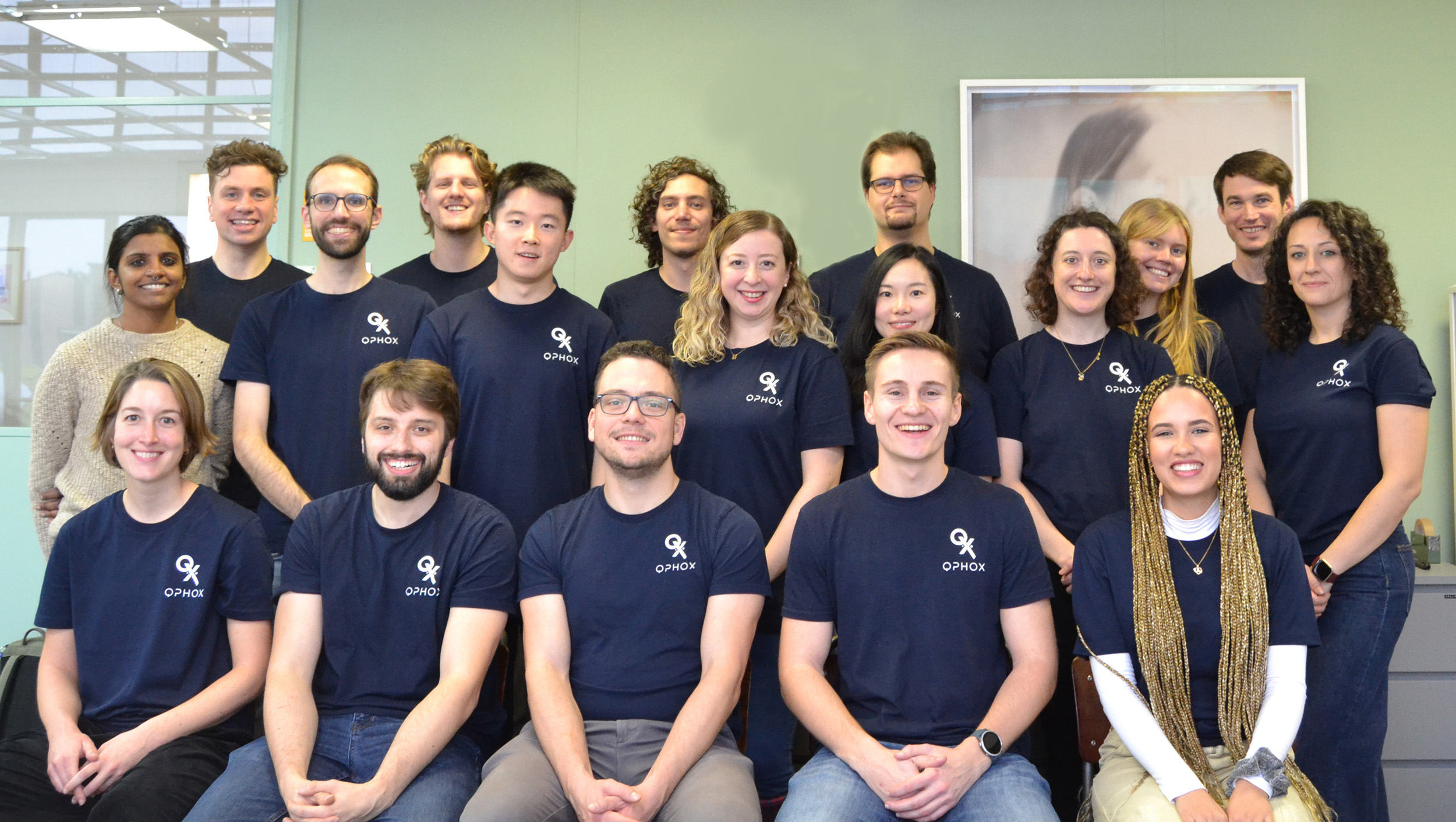 QphoX team