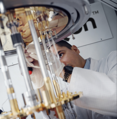 Spin qubit device
